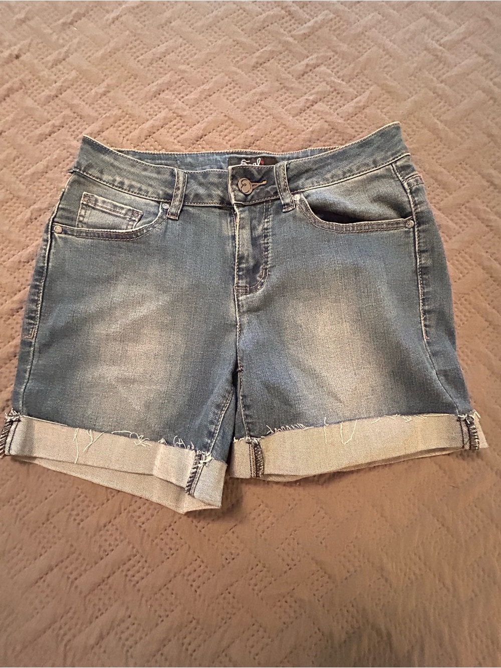 Earl Jeans Faded Blue Roll-Cuff Women's Shorts